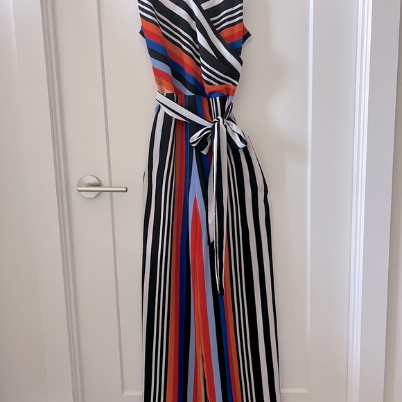 Nicole Miller- striped jumpsuit SIZE 8, with pockets - Picture 3 of 6